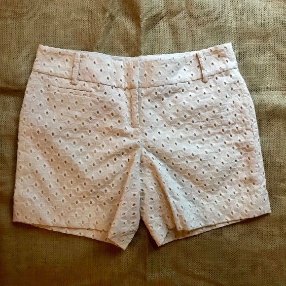 LOFT Pants - Ann Taylor LOFT Patterned Shorts Sz 0 LOFT Pants - Ann Taylor LOFT Patterned Shorts Sz 0